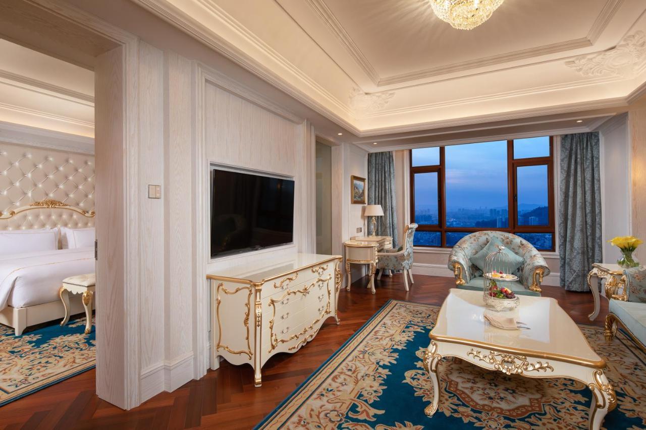 Wyndham Grand Kunming East Exterior foto