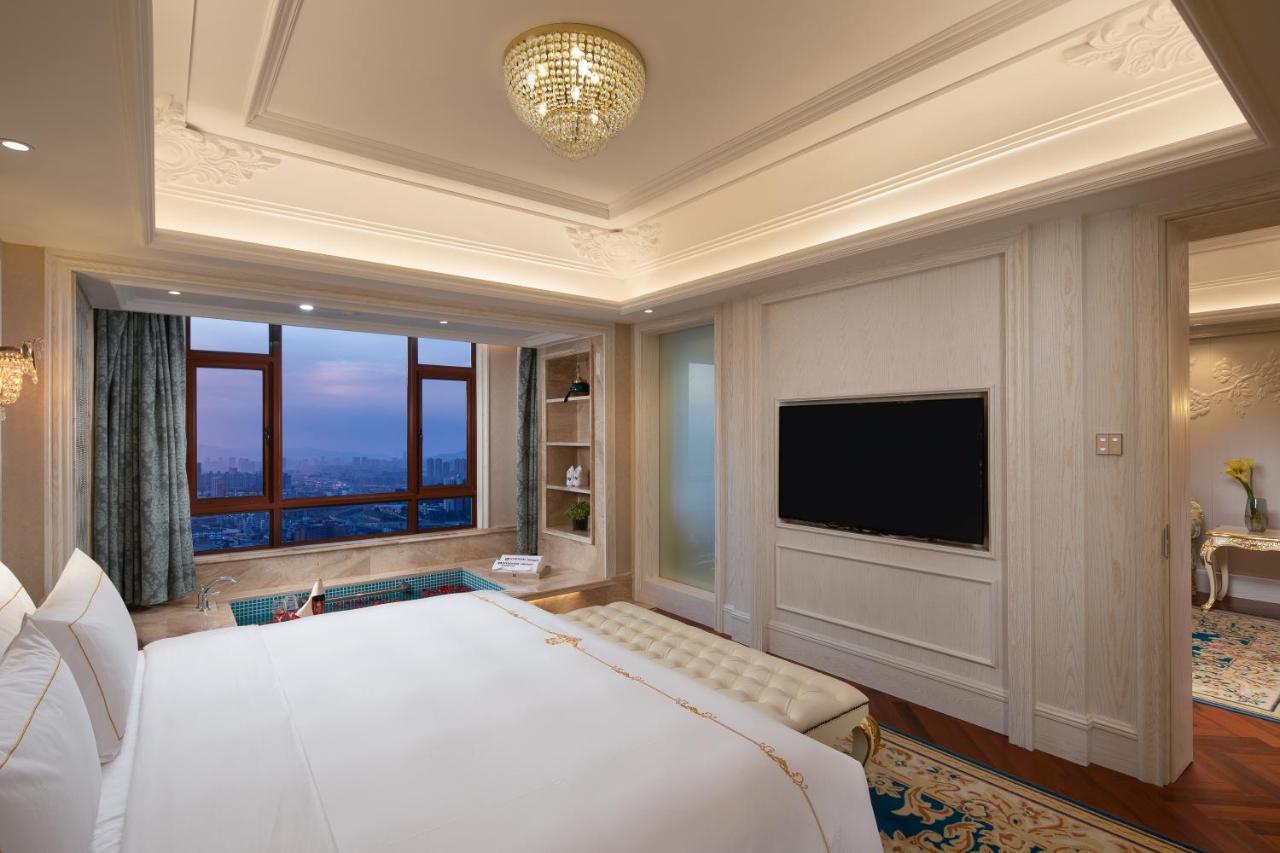 Wyndham Grand Kunming East Exterior foto